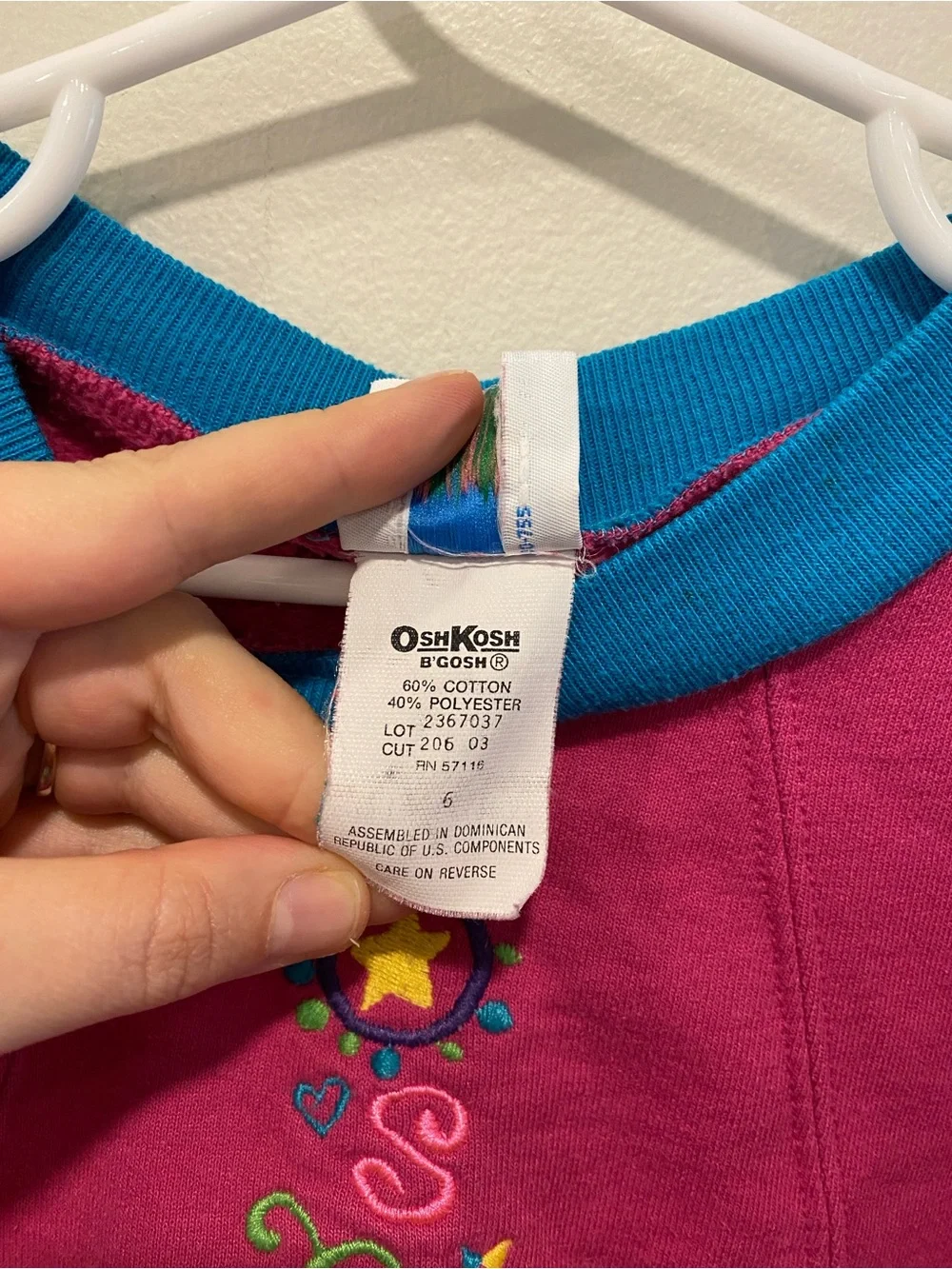 Vintage OshKosh B’gosh Girls Sweatshirt embroidered logo size 6 magenta 90s